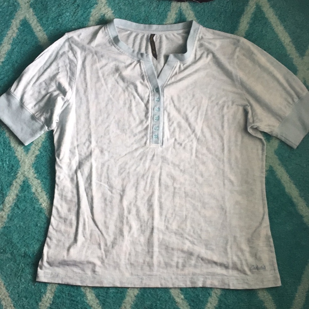 EUC Cabela’s super soft light blue shirt